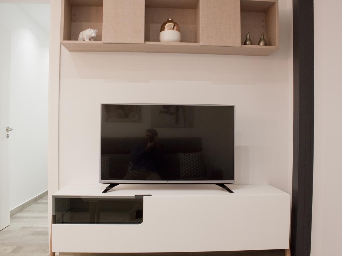 Apartamento Nuevo Y De Lujo En Puerta Del Sol Madrid Exterior foto